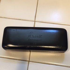 KliiK Denmark case for glasses